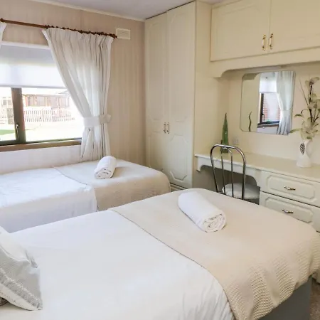 Jeans Lodge- Malton Grange مالتون