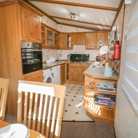 Jeans Lodge- Malton Grange بيت ضيافة *